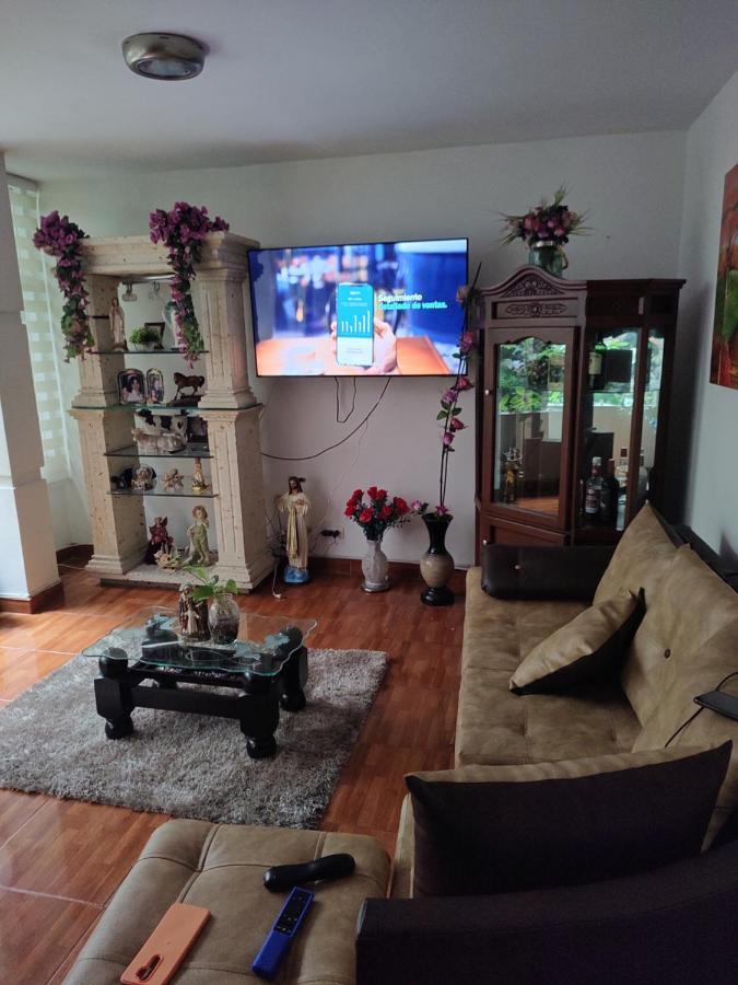 Noras Homestay Laureles Medellín Esterno foto