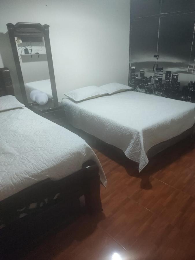 Noras Homestay Laureles Medellín Esterno foto